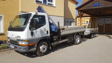 Mitsubishi Canter mit Anhänger Mitsubishi Canter mit Anhänger